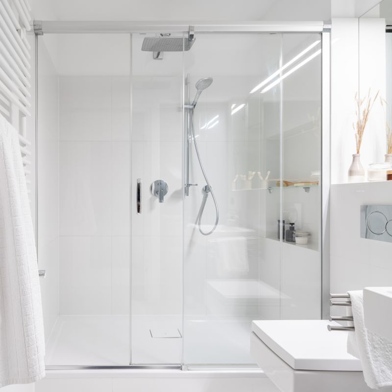 Elegant Shower with Modern Features